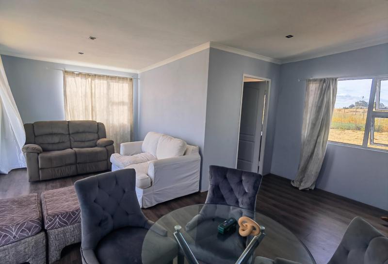 To Let 2 Bedroom Property for Rent in Hooikraal Rural Western Cape